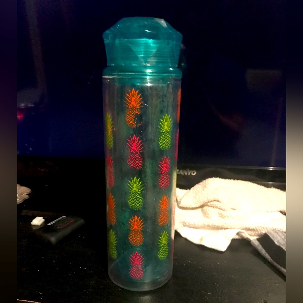 Drinking container